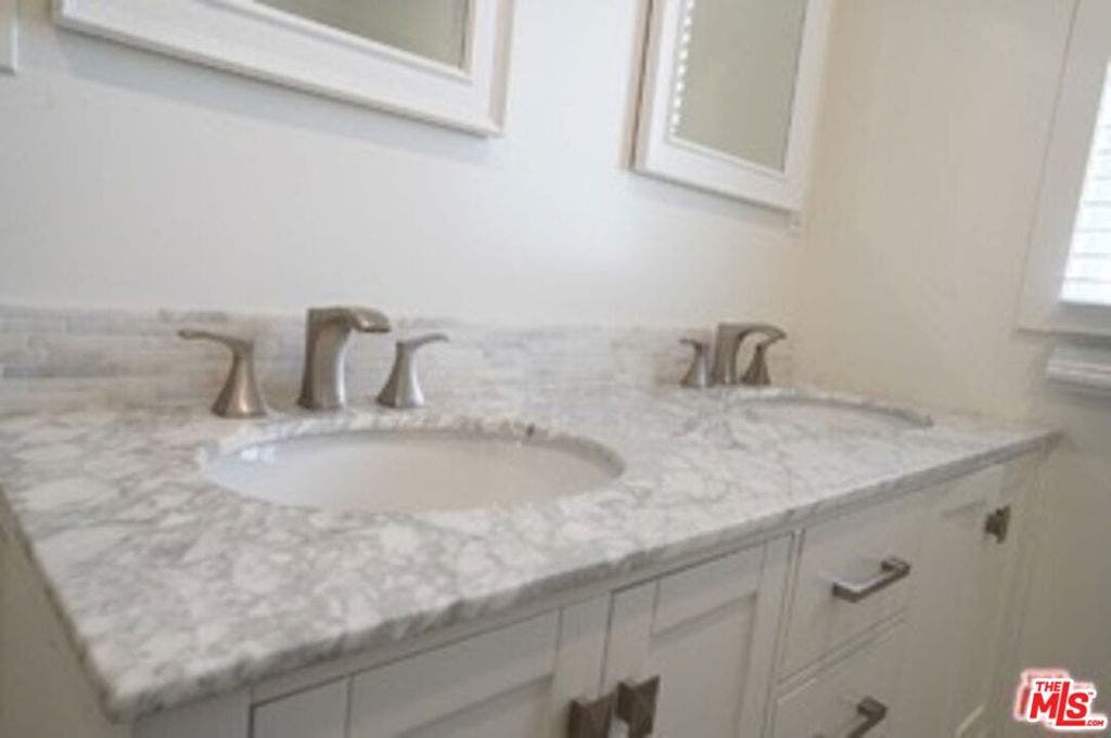 1206 S Cochran Avenue, Los Angeles, CA 90019
