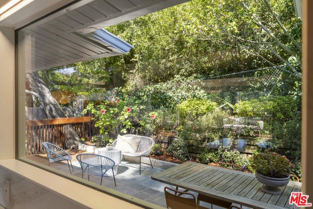 2856 Nichols Canyon Road, Los Angeles, CA 90046