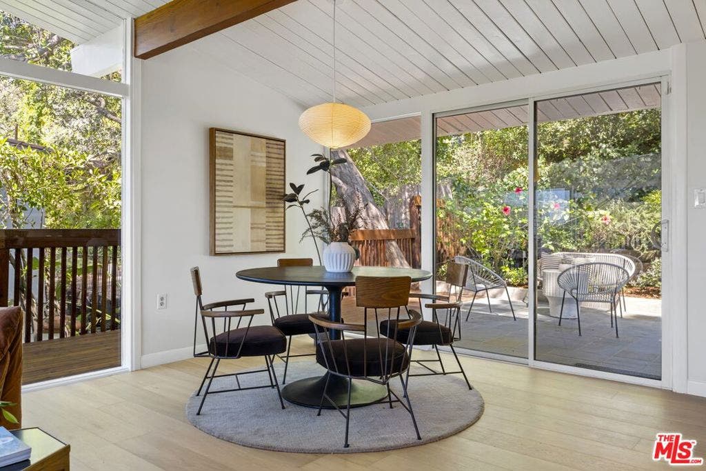 2856 Nichols Canyon Road, Los Angeles, CA 90046