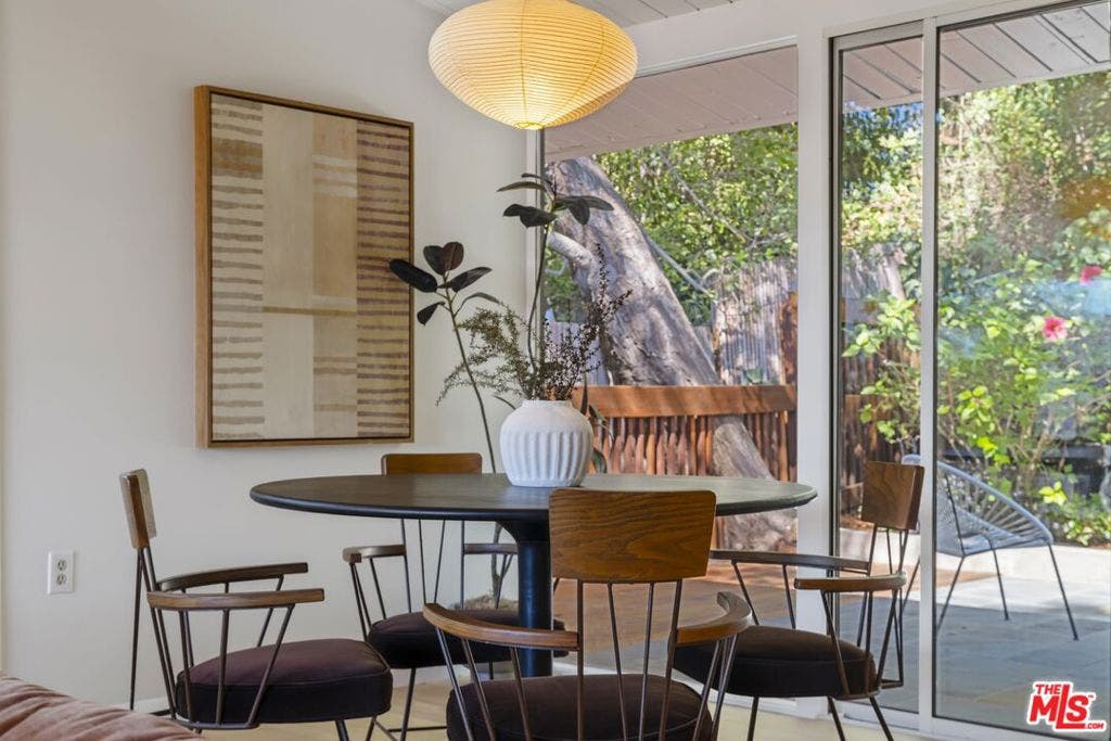 2856 Nichols Canyon Road, Los Angeles, CA 90046