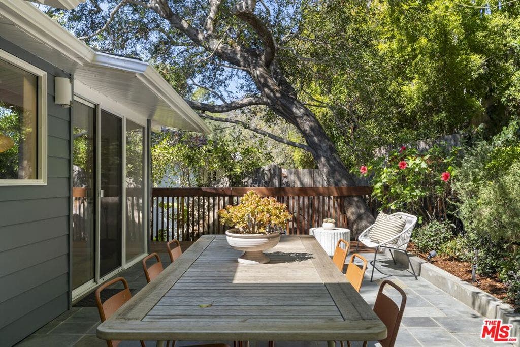 2856 Nichols Canyon Road, Los Angeles, CA 90046