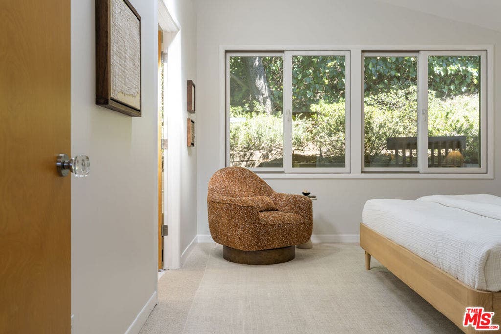 2856 Nichols Canyon Road, Los Angeles, CA 90046