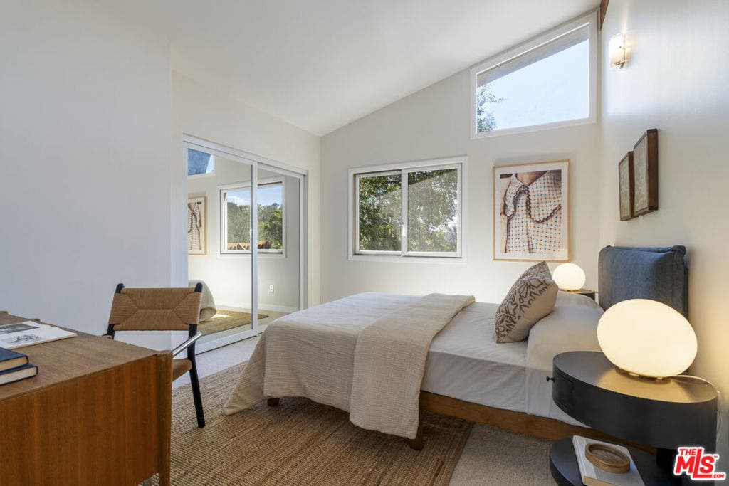 2856 Nichols Canyon Road, Los Angeles, CA 90046