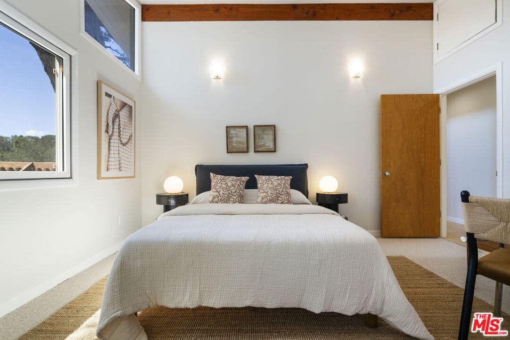 2856 Nichols Canyon Road, Los Angeles, CA 90046
