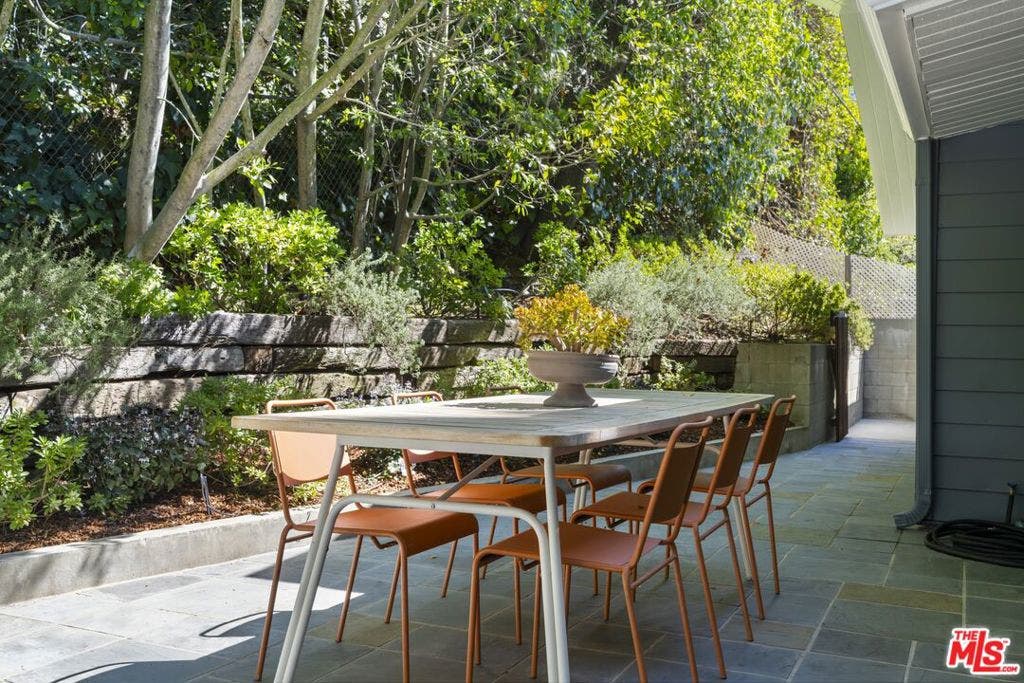 2856 Nichols Canyon Road, Los Angeles, CA 90046