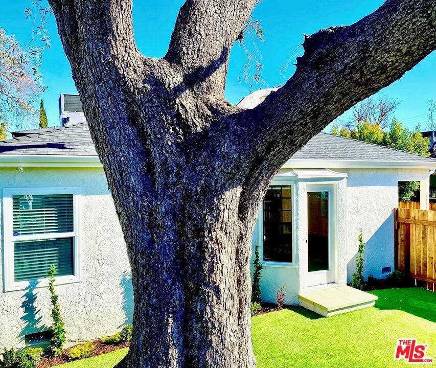 Property photo for 5222 Whitsett Avenue, #2, Valley Village, CA