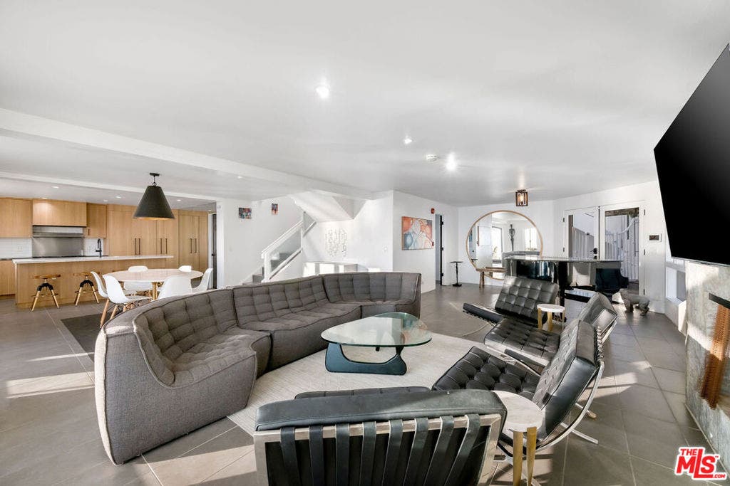 1337 Gaviota Drive, Laguna Beach, CA 92651 1337 Gaviota Drive, Laguna Beach, CA 92651