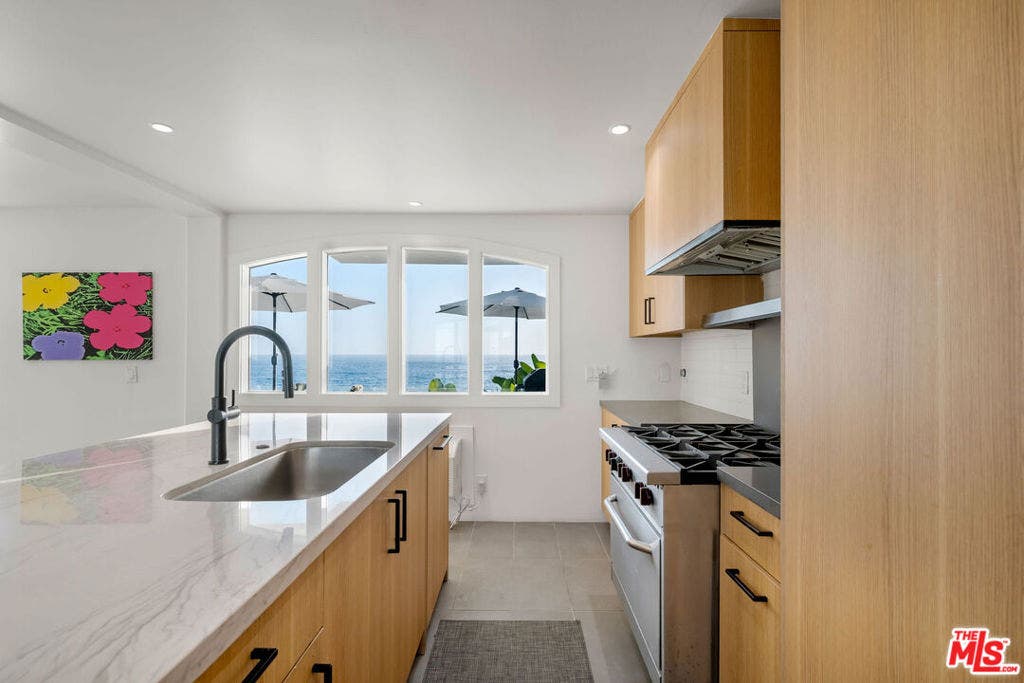 1337 Gaviota Drive, Laguna Beach, CA 92651 1337 Gaviota Drive, Laguna Beach, CA 92651