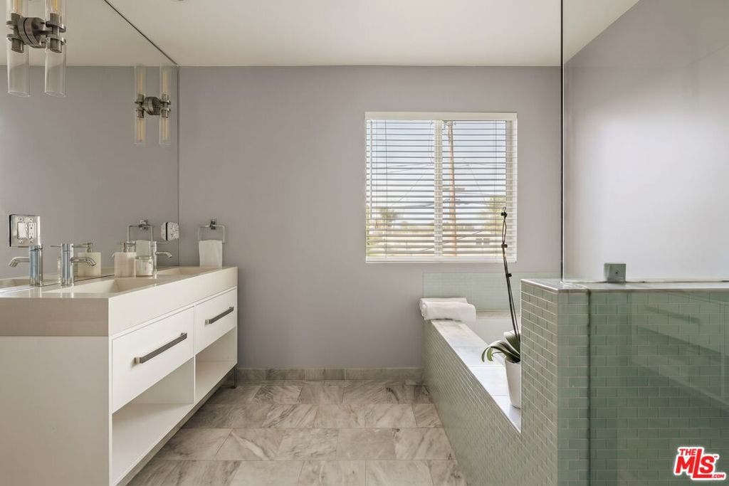 12545 Walsh Avenue, Los Angeles, CA 90066 12545 Walsh Avenue, Los Angeles, CA 90066