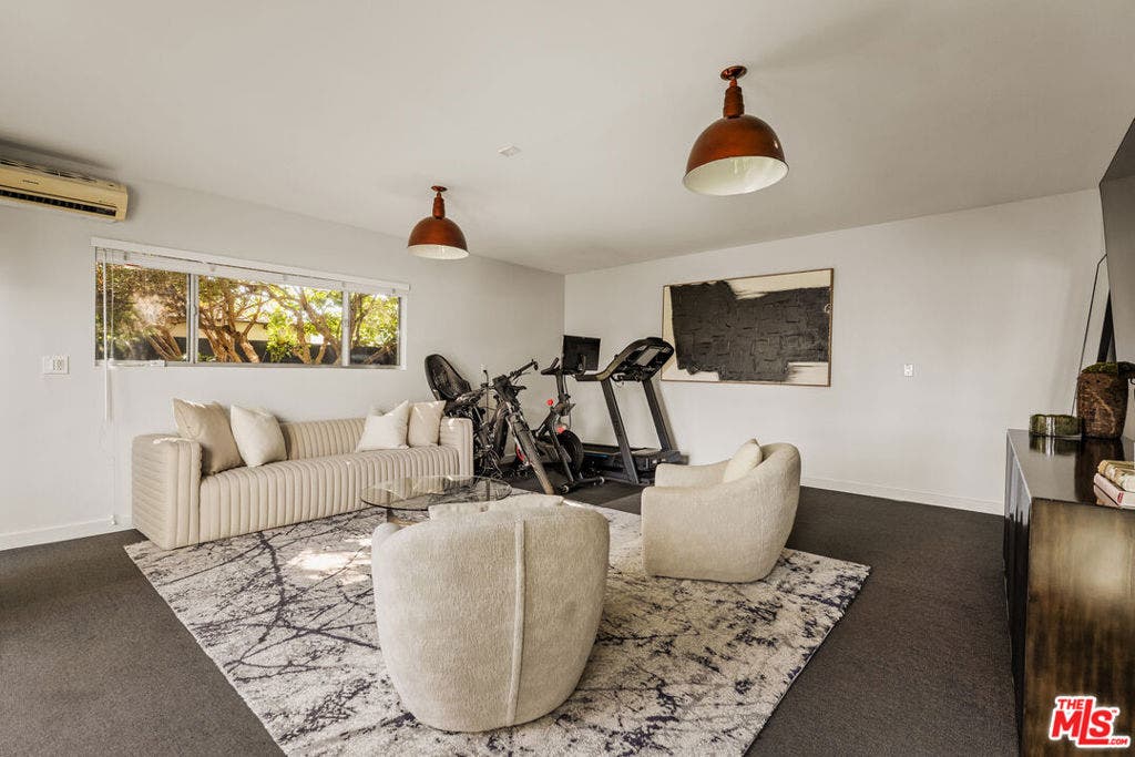 12545 Walsh Avenue, Los Angeles, CA 90066 12545 Walsh Avenue, Los Angeles, CA 90066