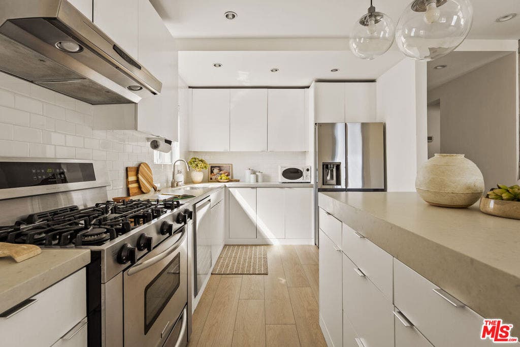 12545 Walsh Avenue, Los Angeles, CA 90066 12545 Walsh Avenue, Los Angeles, CA 90066