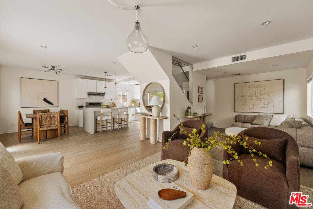 12545 Walsh Avenue, Los Angeles, CA 90066 12545 Walsh Avenue, Los Angeles, CA 90066