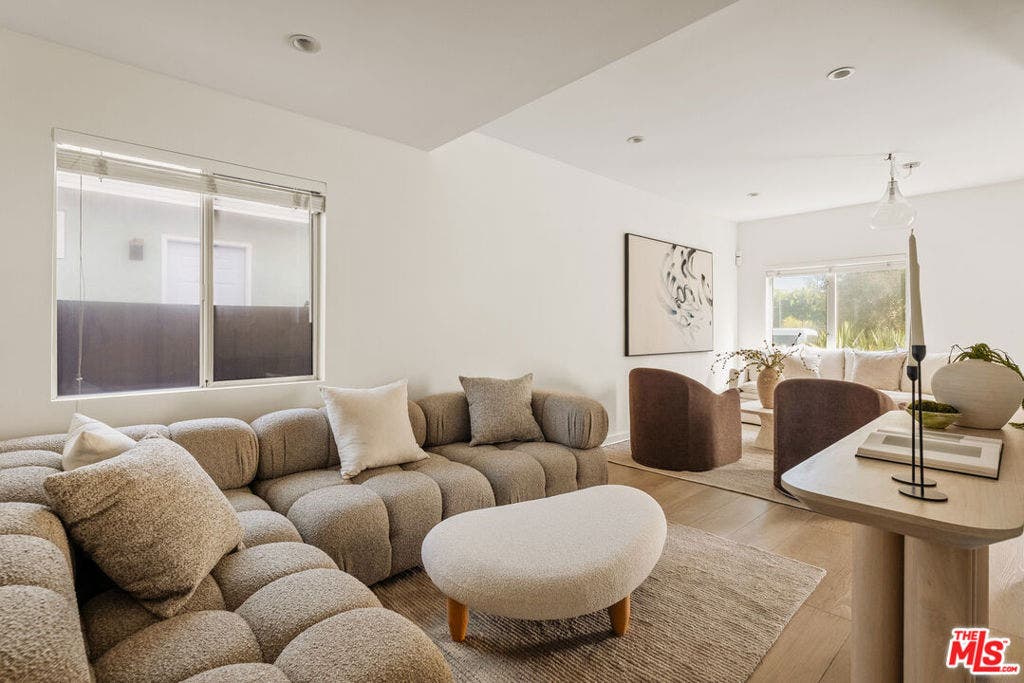 12545 Walsh Avenue, Los Angeles, CA 90066 12545 Walsh Avenue, Los Angeles, CA 90066