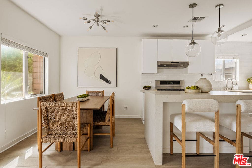 12545 Walsh Avenue, Los Angeles, CA 90066 12545 Walsh Avenue, Los Angeles, CA 90066