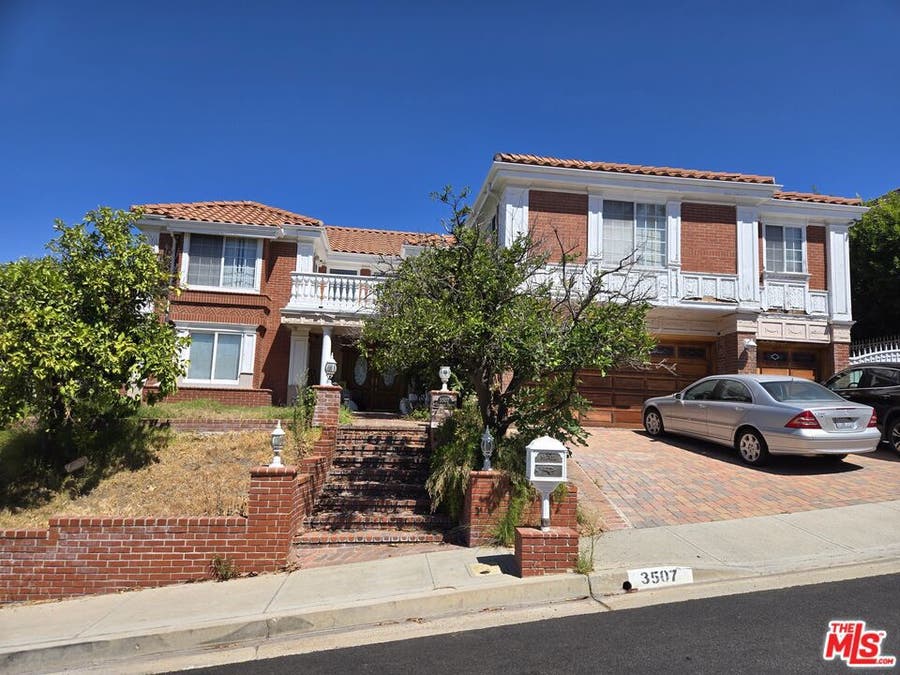 Property photo for 3507 Viewcrest Drive, Burbank, CA