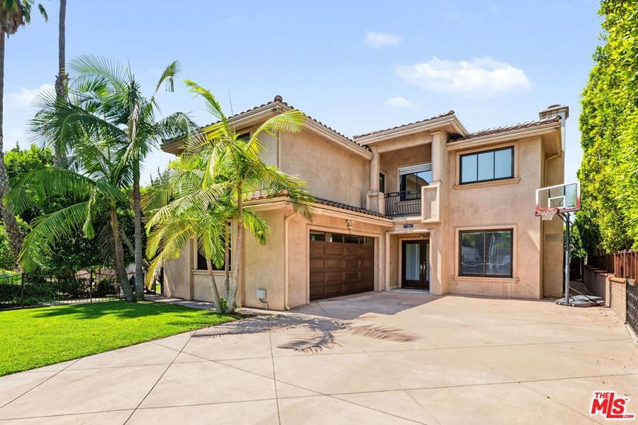 Property photo for 419 N Laurel Avenue, Los Angeles, CA