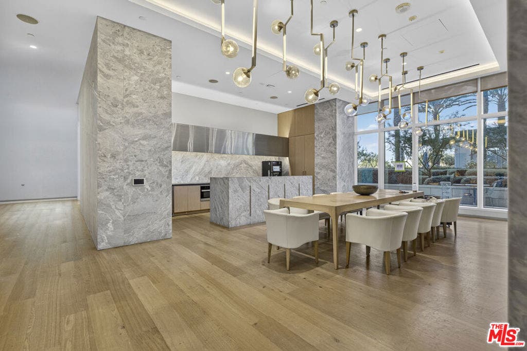 877 Francisco Street, #1506, Los Angeles, CA 90017 877 Francisco Street, #1506, Los Angeles, CA 90017