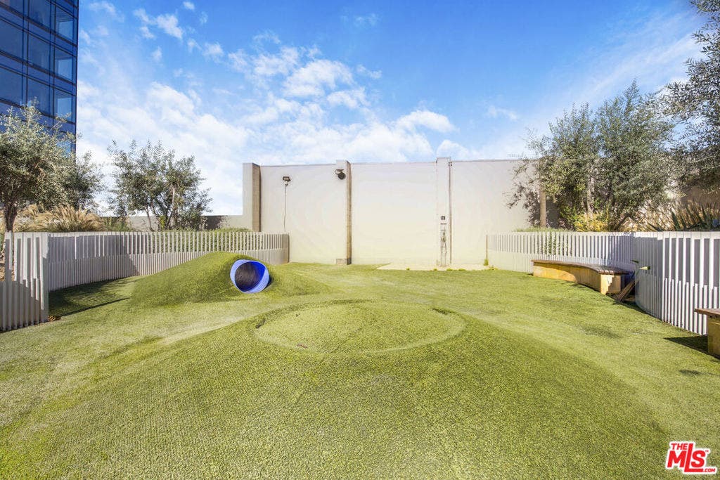 877 Francisco Street, #1506, Los Angeles, CA 90017 877 Francisco Street, #1506, Los Angeles, CA 90017