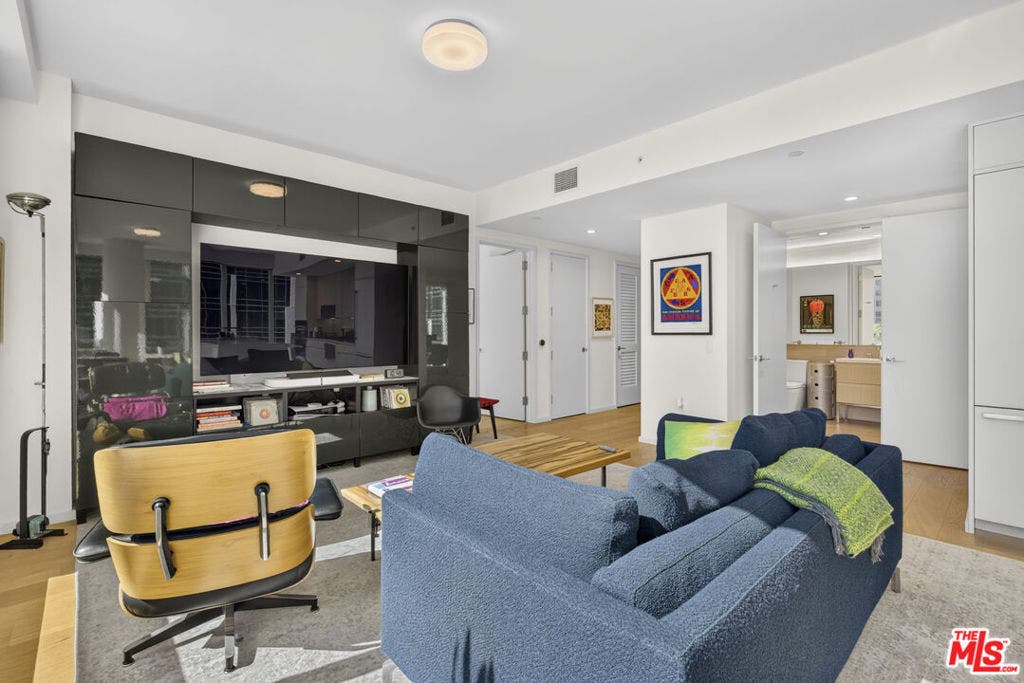 877 Francisco Street, #1506, Los Angeles, CA 90017 877 Francisco Street, #1506, Los Angeles, CA 90017