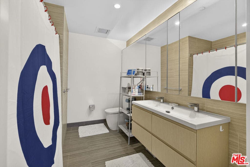 877 Francisco Street, #1506, Los Angeles, CA 90017 877 Francisco Street, #1506, Los Angeles, CA 90017
