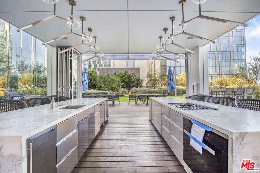 877 Francisco Street, #1506, Los Angeles, CA 90017 877 Francisco Street, #1506, Los Angeles, CA 90017