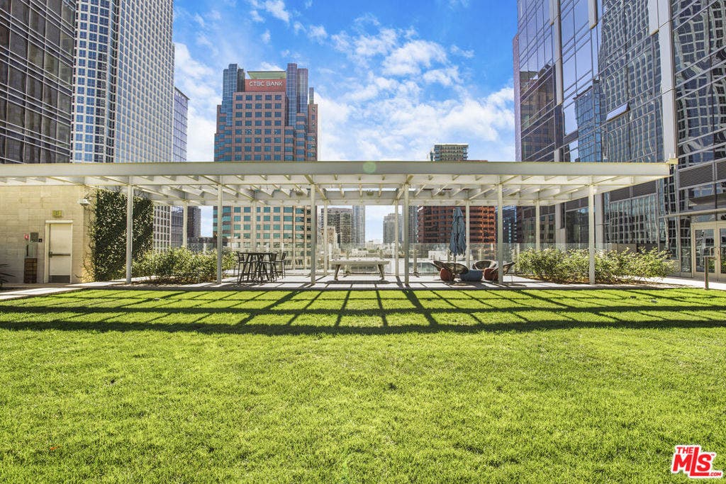 877 Francisco Street, #1506, Los Angeles, CA 90017 877 Francisco Street, #1506, Los Angeles, CA 90017