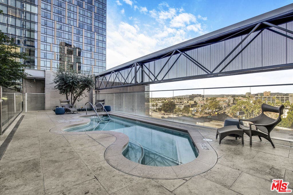 877 Francisco Street, #1506, Los Angeles, CA 90017 877 Francisco Street, #1506, Los Angeles, CA 90017