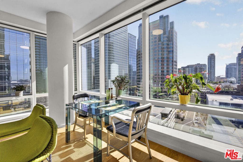 877 Francisco Street, #1506, Los Angeles, CA 90017 877 Francisco Street, #1506, Los Angeles, CA 90017