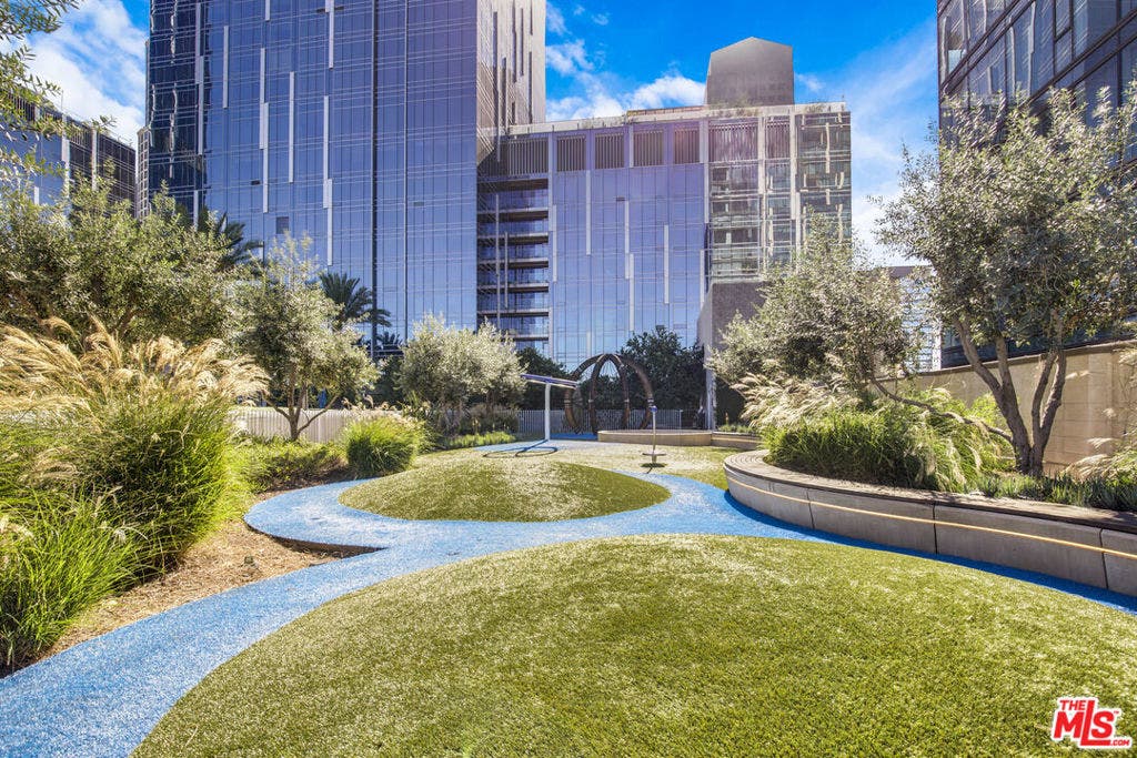 877 Francisco Street, #1506, Los Angeles, CA 90017 877 Francisco Street, #1506, Los Angeles, CA 90017