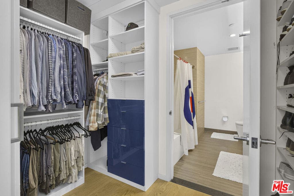 877 Francisco Street, #1506, Los Angeles, CA 90017 877 Francisco Street, #1506, Los Angeles, CA 90017