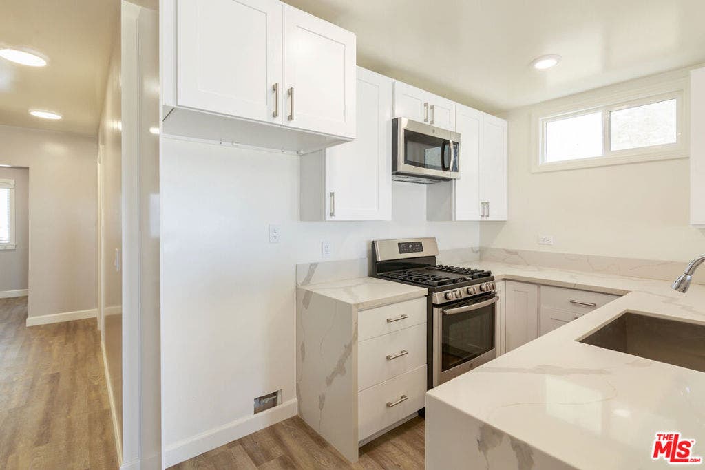 1836 The Strand, Hermosa Beach, CA 90254 1836 The Strand, Hermosa Beach, CA 90254