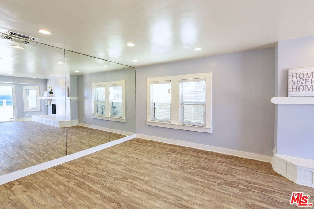 1836 The Strand, Hermosa Beach, CA 90254 1836 The Strand, Hermosa Beach, CA 90254