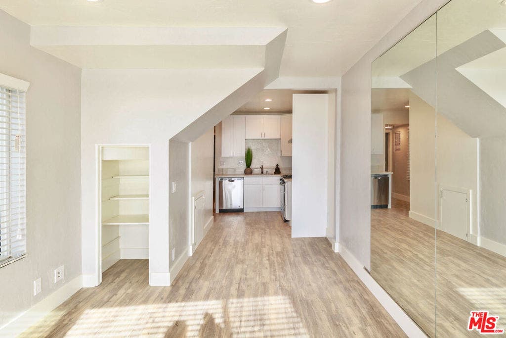 1836 The Strand, Hermosa Beach, CA 90254 1836 The Strand, Hermosa Beach, CA 90254
