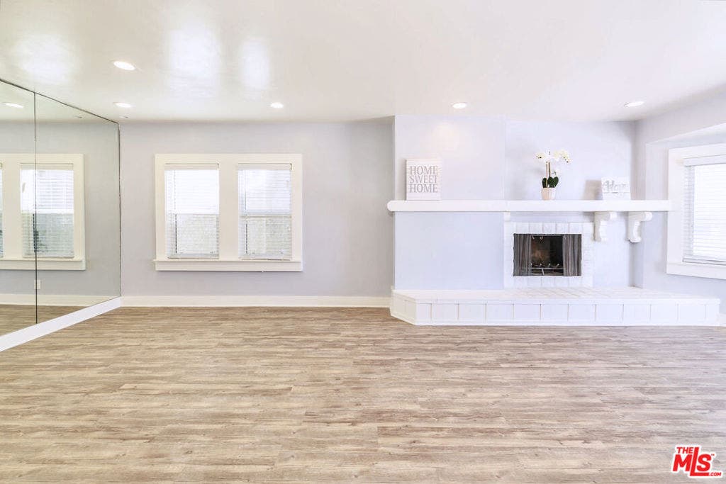 1836 The Strand, Hermosa Beach, CA 90254 1836 The Strand, Hermosa Beach, CA 90254