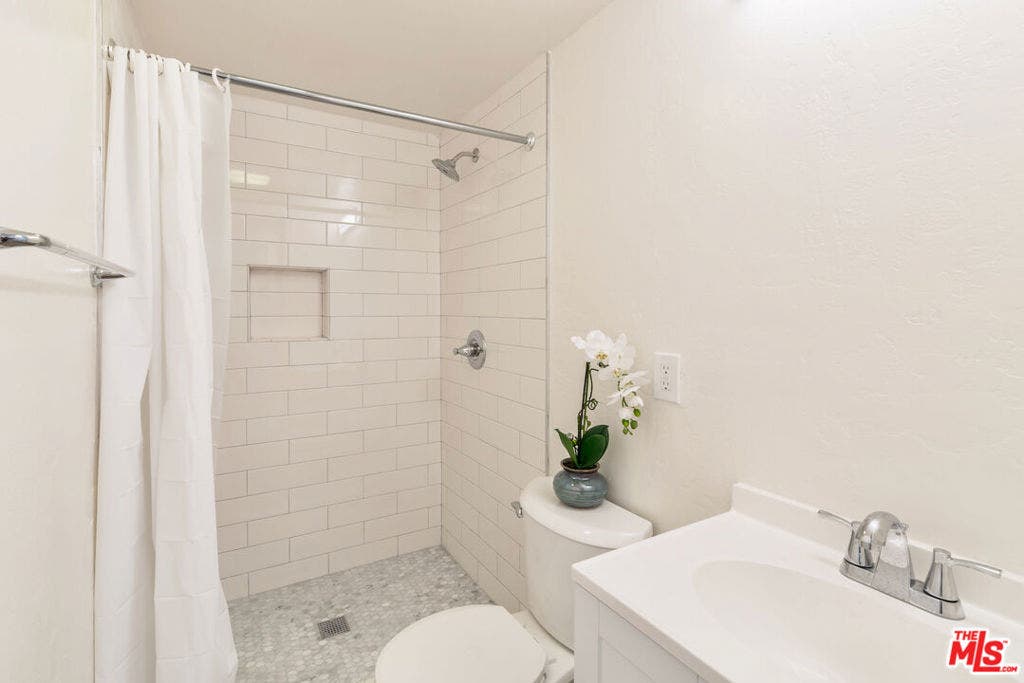 1836 The Strand, Hermosa Beach, CA 90254 1836 The Strand, Hermosa Beach, CA 90254
