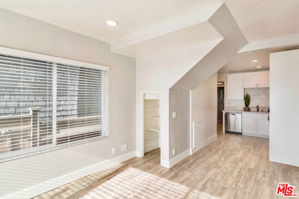 1836 The Strand, Hermosa Beach, CA 90254 1836 The Strand, Hermosa Beach, CA 90254