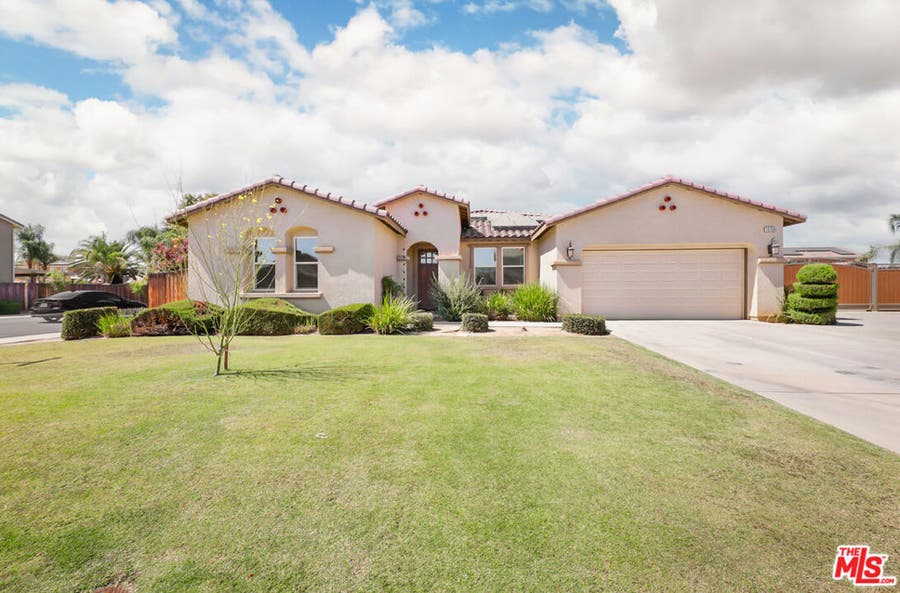 Property photo for 15538 Quintero Place, Bakersfield, CA