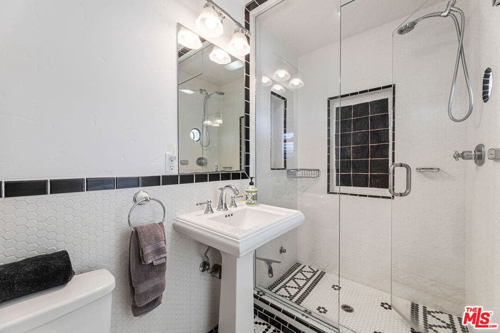 7007 Birdview Avenue, Malibu, CA 90265