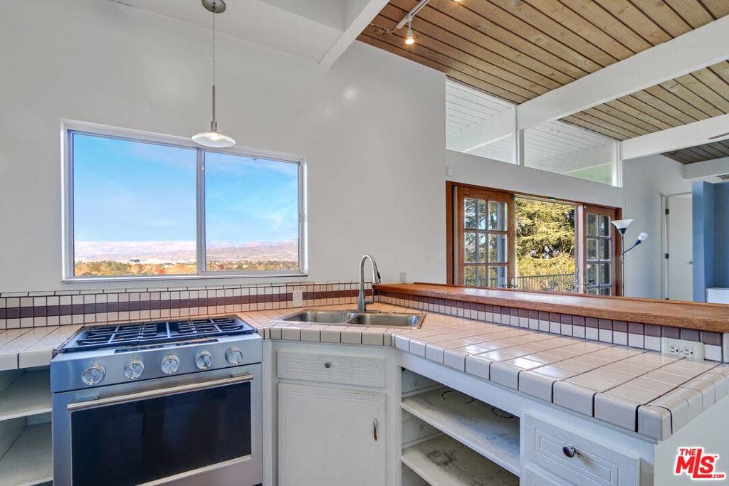 11667 Picturesque Drive, Studio City, CA 91604 11667 Picturesque Drive, Studio City, CA 91604