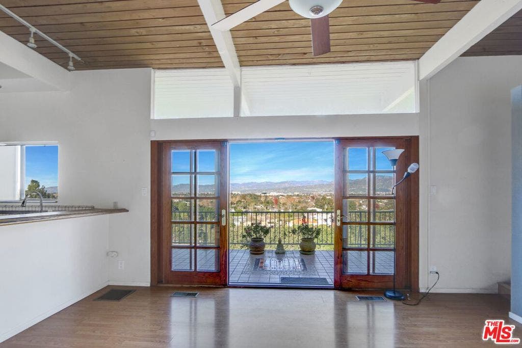 11667 Picturesque Drive, Studio City, CA 91604 11667 Picturesque Drive, Studio City, CA 91604