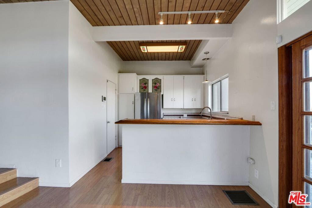 11667 Picturesque Drive, Studio City, CA 91604 11667 Picturesque Drive, Studio City, CA 91604