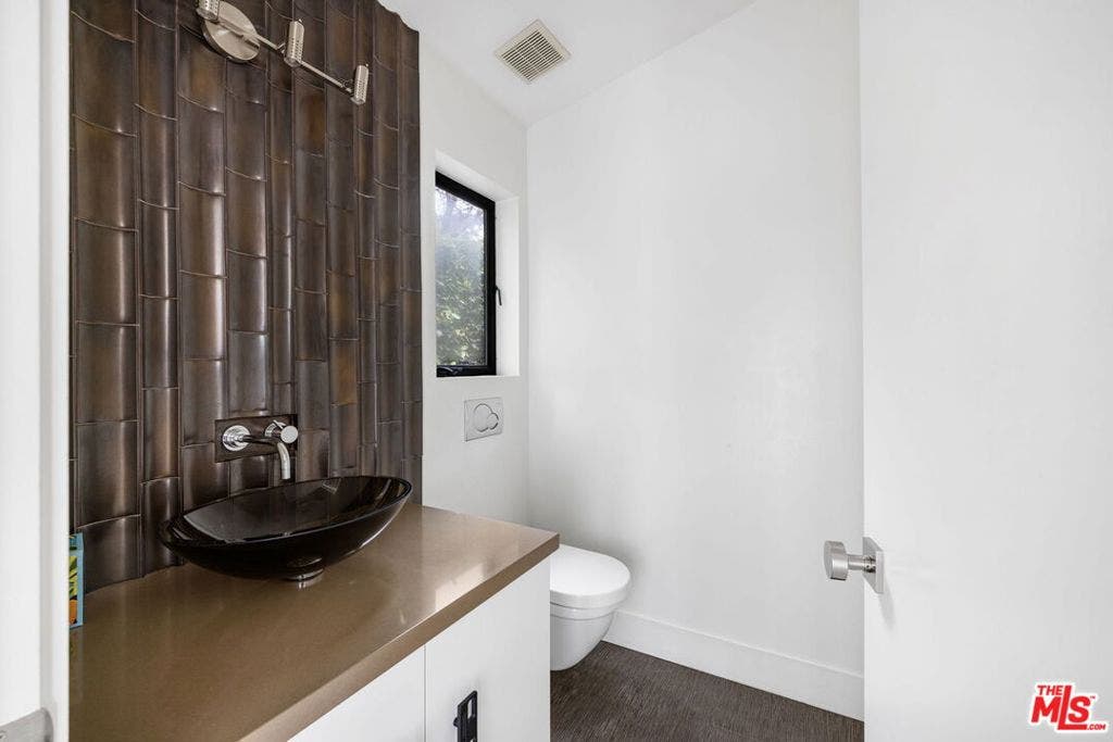 11367 Elderwood Street, Los Angeles, CA 90049