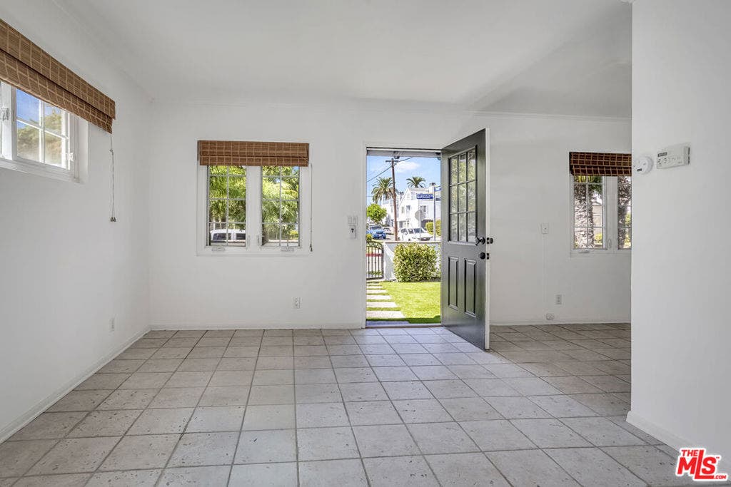 520 Marigold Avenue, Newport Beach, CA 92625