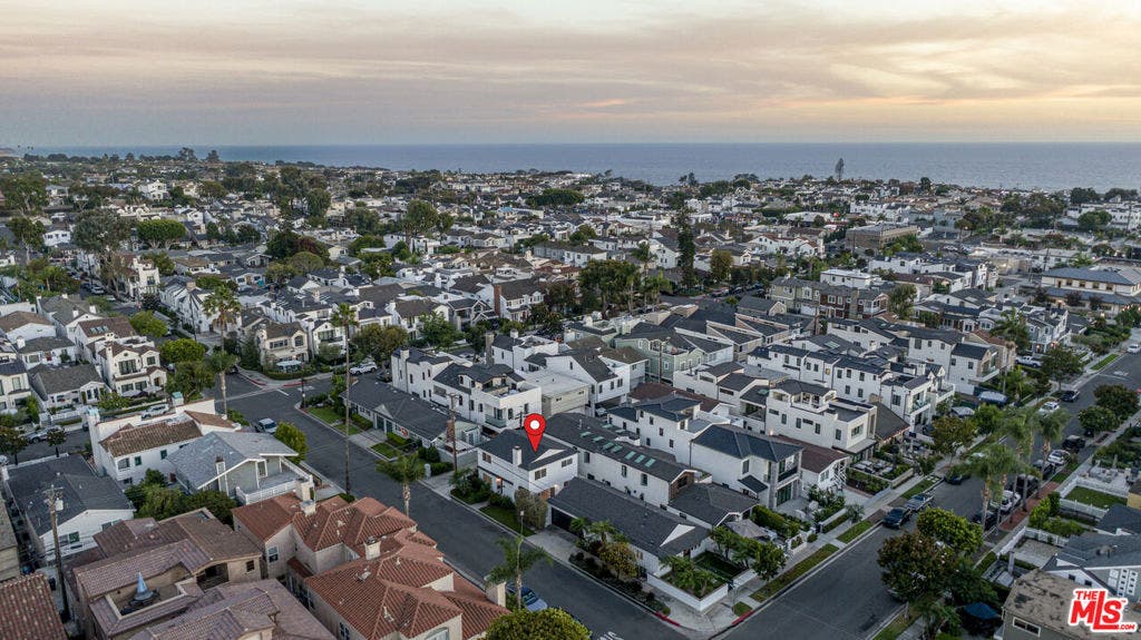 520 Marigold Avenue, Newport Beach, CA 92625