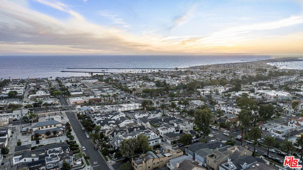 520 Marigold Avenue, Newport Beach, CA 92625