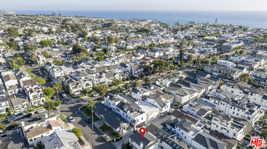 520 Marigold Avenue, Newport Beach, CA 92625