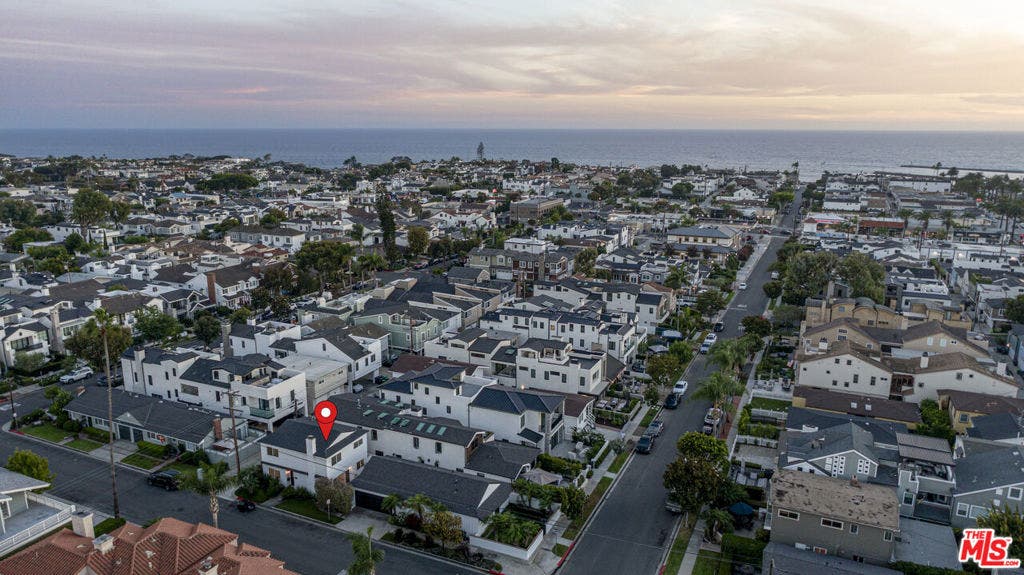 520 Marigold Avenue, Newport Beach, CA 92625