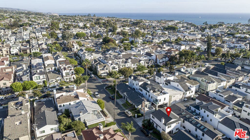 520 Marigold Avenue, Newport Beach, CA 92625
