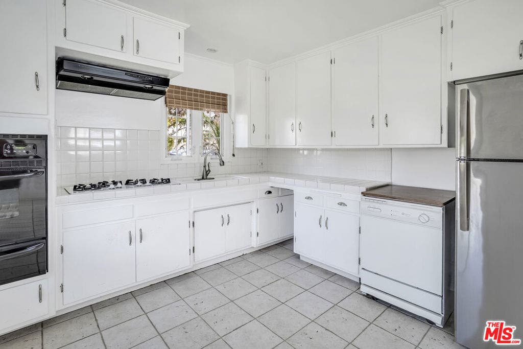 520 Marigold Avenue, Newport Beach, CA 92625