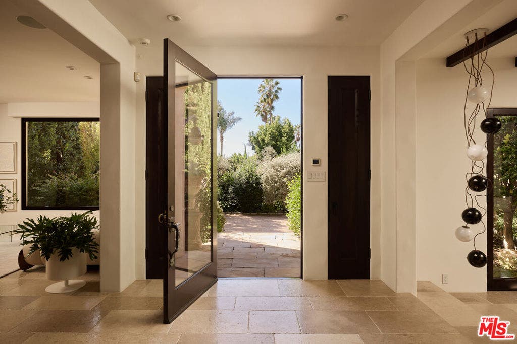 1164 N Doheny Drive, Los Angeles, CA 90069